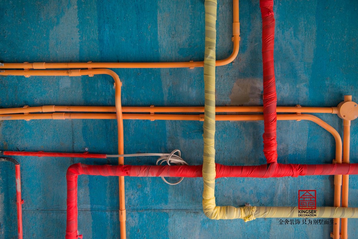 天山國賓一號130平油工施工現場