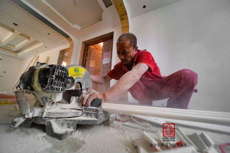 榮盛華府裝修施工現(xiàn)場油工階段