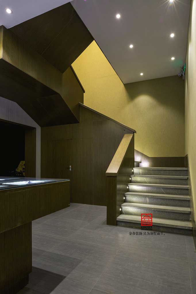 古玩店港式風格裝修設(shè)計實景圖